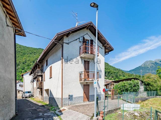 Appartamento in vendita a Sant'omobono Imagna, Lombardia