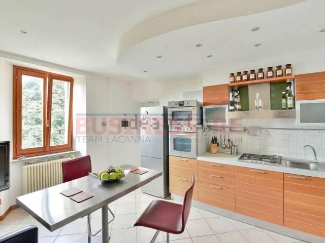 Appartamento in vendita a Caslino d'Erba, Como