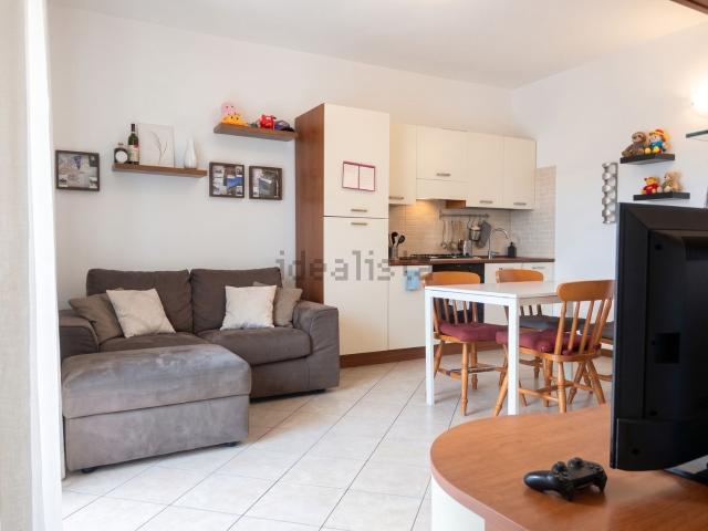Appartamento in vendita a Varedo, Lombardia