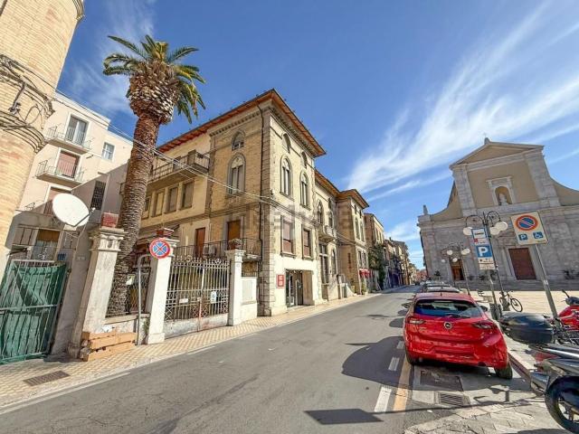 Appartamento in vendita a Marina centro, Marche