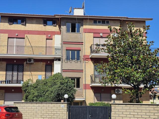 Appartamento in vendita a Lido di Marechiaro, Roma Capitale
