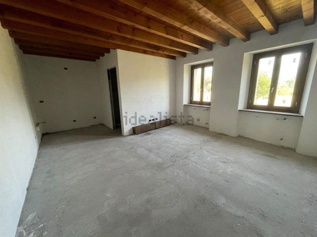 Appartamento in vendita a Comunità Montana della Valle Brembana, Zogno