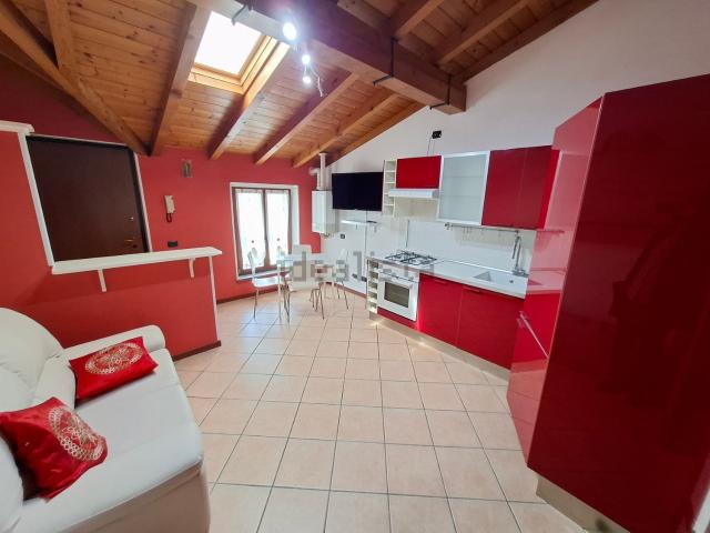 Appartamento in vendita a Locate Varesino, Como