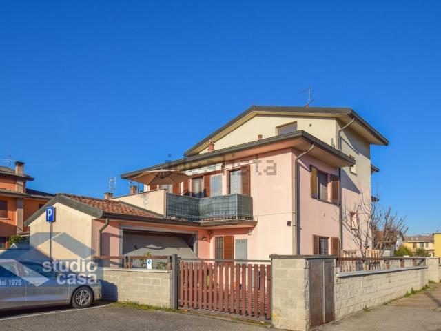 Appartamento in vendita a Corte Palasio, Lombardia