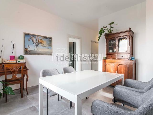 Appartamento in vendita a Guanzate, Lombardia