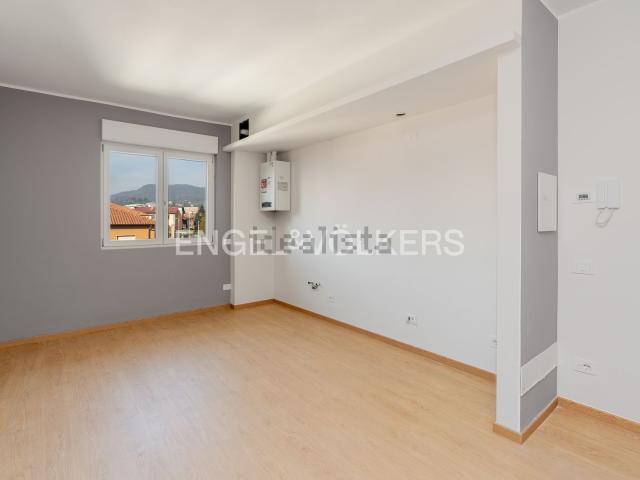 Appartamento in vendita a Prestino, Como