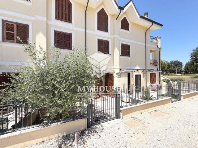 Appartamento in vendita a Torresina, Roma Capitale