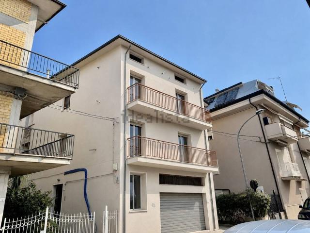 Appartamento in vendita a Albula centro, Marche