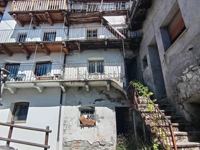 Appartamento in vendita a Gignod, Aosta