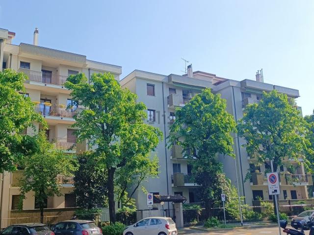 Appartamento in vendita a Quartiere Pasubio, Cesano Boscone