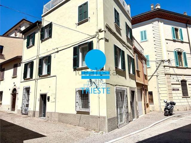 Appartamento in vendita a Centro Storico, Marche