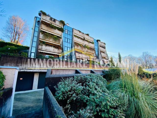 Appartamento in vendita a Varese, Lombardia