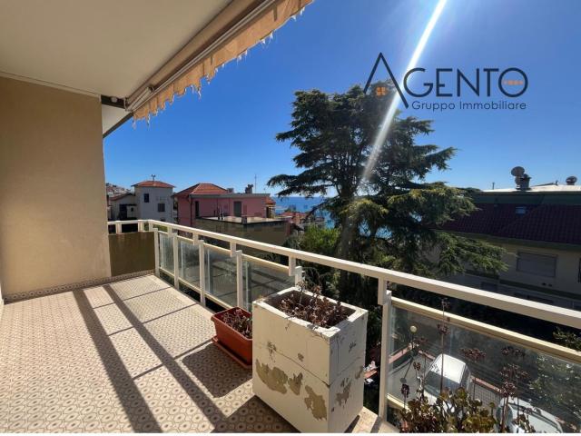 Appartamento in vendita a Poggio di Sanremo, San Remo