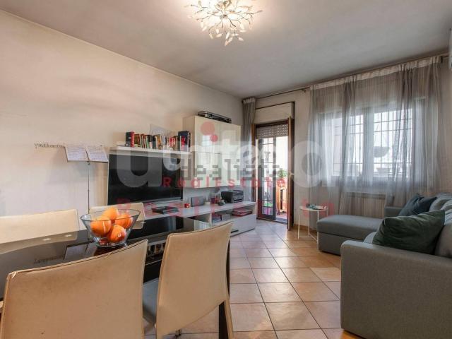 Appartamento in vendita a Stagni di Ostia, Roma Capitale