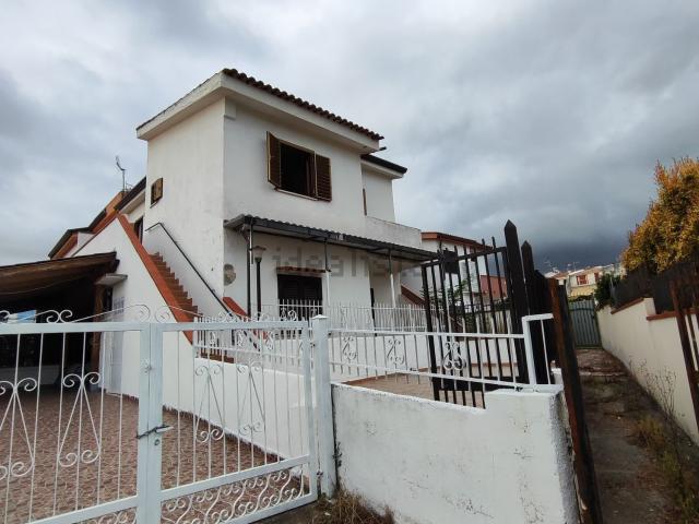 Appartamento in vendita a La Petrosa, Calabria