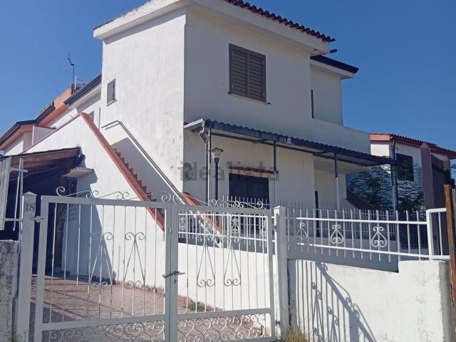 Appartamento in vendita a La Petrosa, Calabria