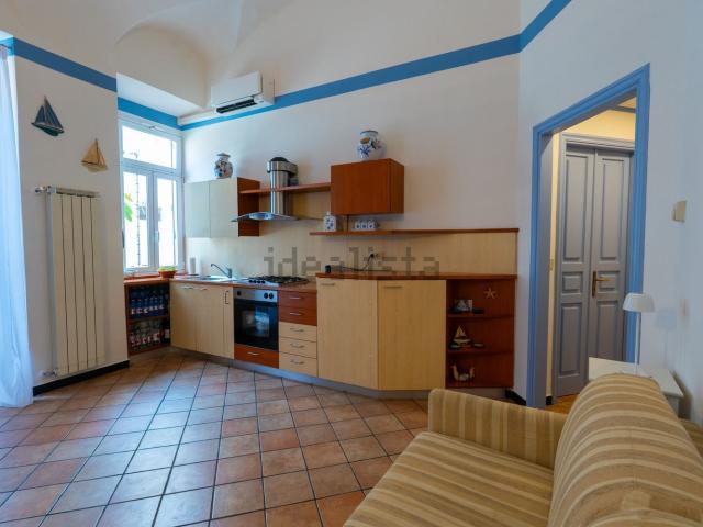 Appartamento in vendita a Imperia, Liguria