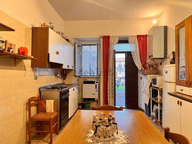 Appartamento in vendita a Capodimonte, Lazio