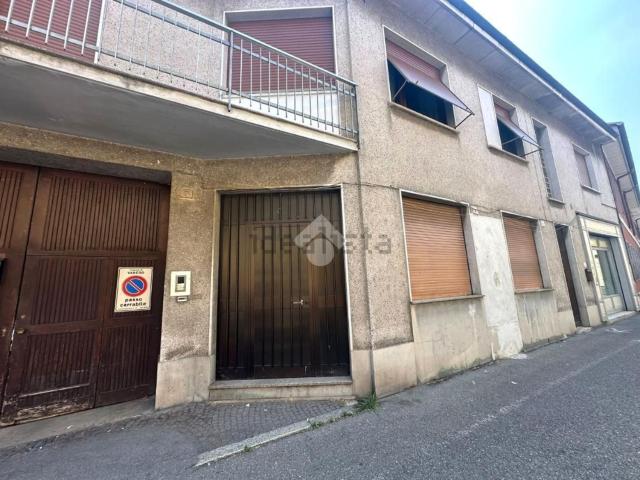 Appartamento in vendita a Varedo, Lombardia