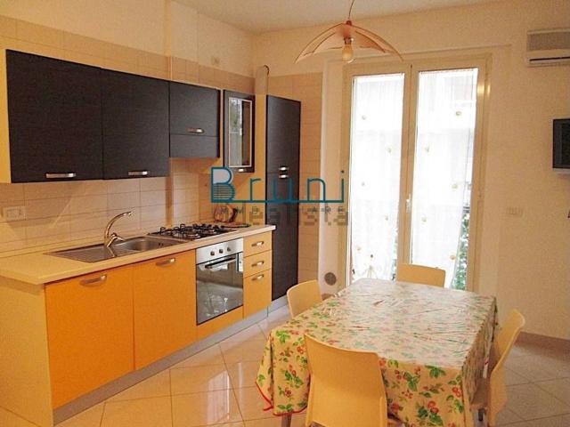 Appartamento in vendita a Mare, Marche