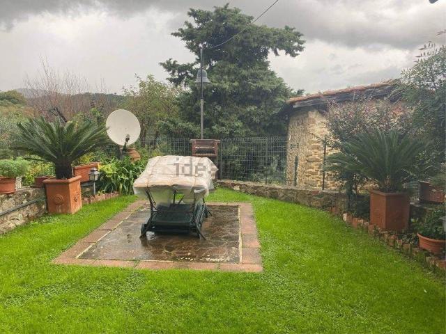 Appartamento in vendita a Magliano In Toscana, Toscana