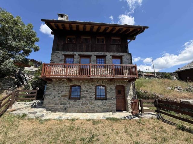 Appartamento in vendita a Challand Saint Anselme, Aosta