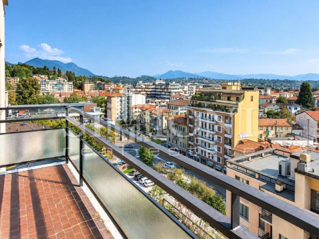 Appartamento in vendita a Biumo Superiore, Varese