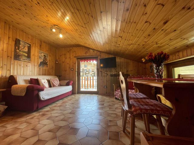 Appartamento in vendita a Torgnon, Aosta
