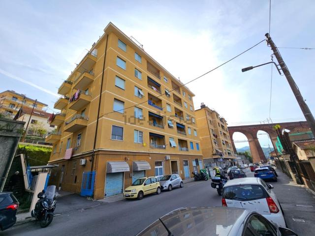 Appartamento in vendita a Val Polcevera, Serra Riccò