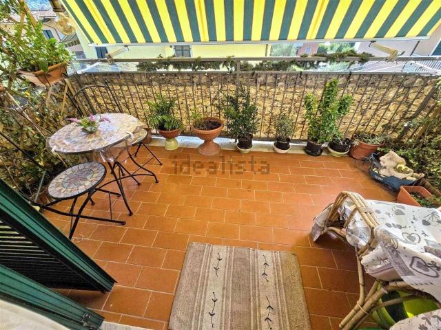 Appartamento in vendita a Follo, Liguria