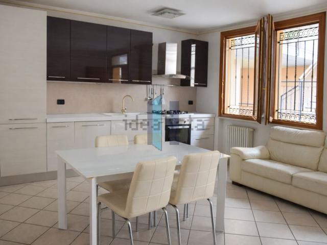 Appartamento in vendita a Quinzano D'oglio, Lombardia