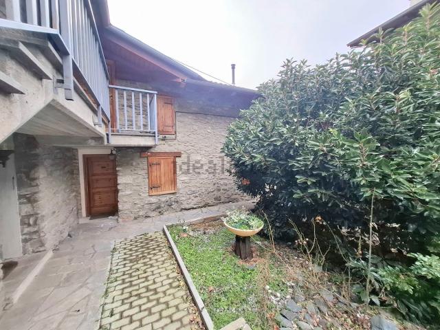 Appartamento in vendita a Pontey, Aosta