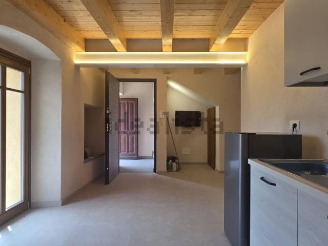Appartamento in vendita a Pollein, Aosta