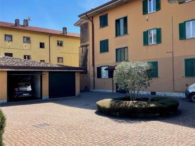 Appartamento in vendita a Garbagnate Monastero, Lombardia