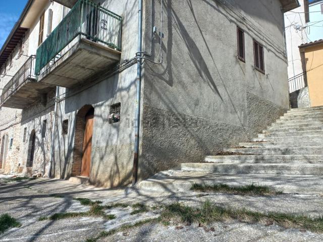 Appartamento in vendita a Monteleone Di Spoleto, Umbria