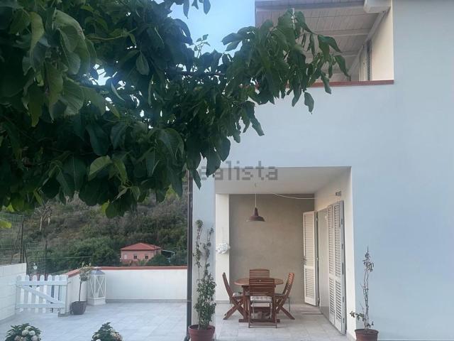 Appartamento in vendita a Rio, Toscana