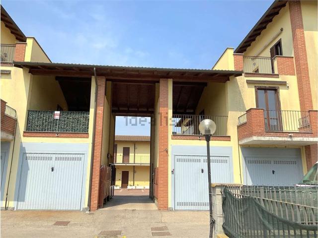 Attico in vendita a Zerbolò, Lombardia