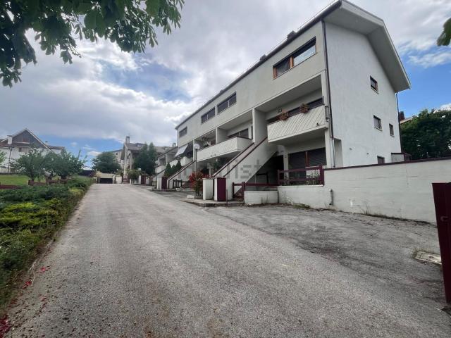 Appartamento in vendita a Rocca Di Mezzo, Abruzzo