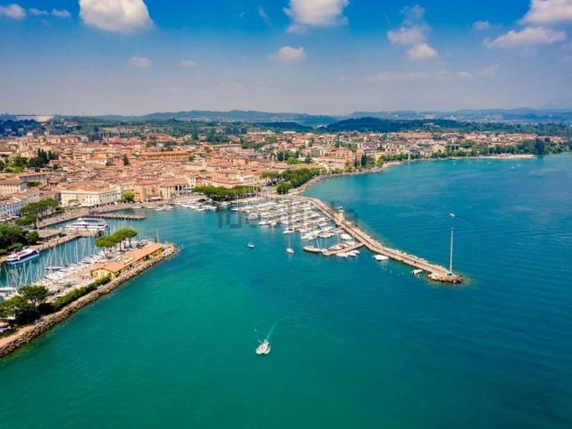 Appartamento in vendita a Comunità Montana Parco Alto Garda bresciano, Gardone Riviera