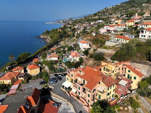 Appartamento in vendita a Cipressa, Liguria