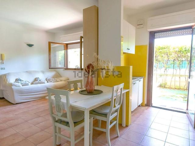 Appartamento in vendita a Marina di sotto, Marche