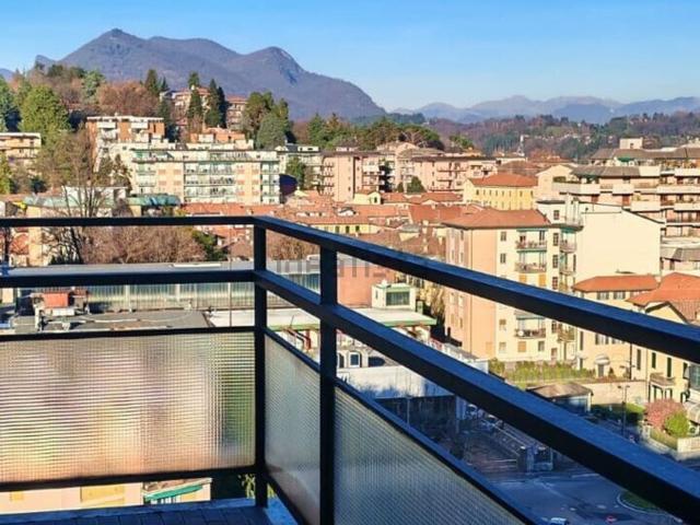 Appartamento in vendita a Biumo Superiore, Varese