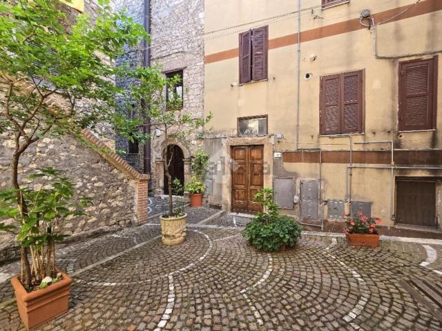Appartamento in vendita a Fiuggi, Frosinone