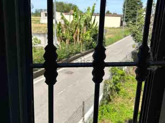 Appartamento in vendita a Vellezzo Bellini, Lombardia