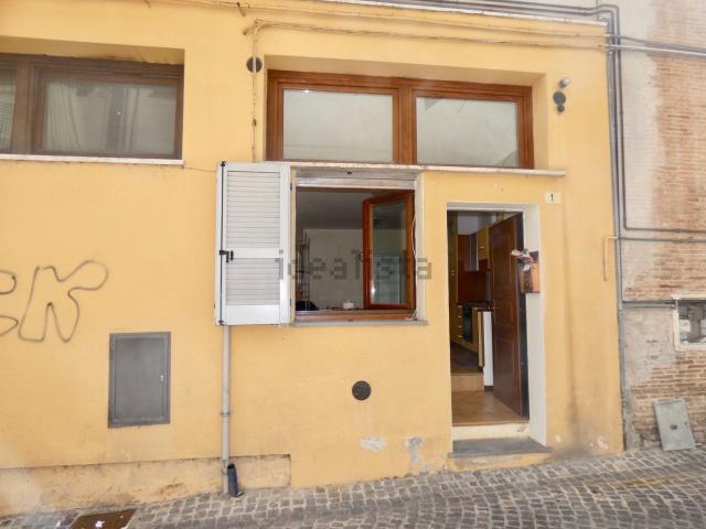 Appartamento in vendita a Piano, Marche