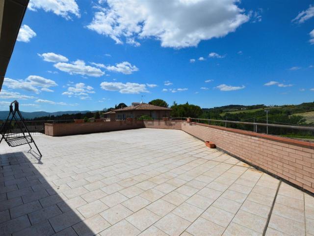 Appartamento in vendita a Pian delle Fornaci, Siena
