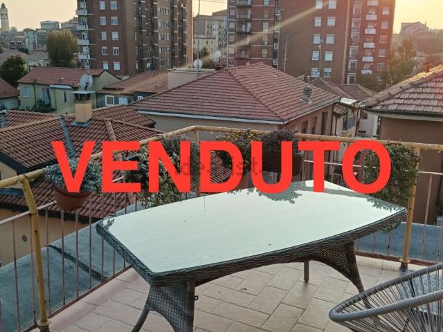 Attico in vendita a Quartiere Giorgella, Corsico
