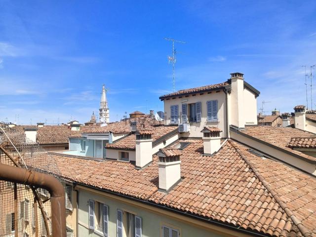 Appartamento in vendita a Centro Storico, Modena