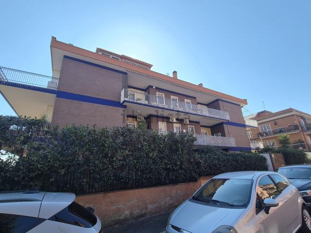Appartamento in vendita a Municipio Roma IX, Roma Capitale
