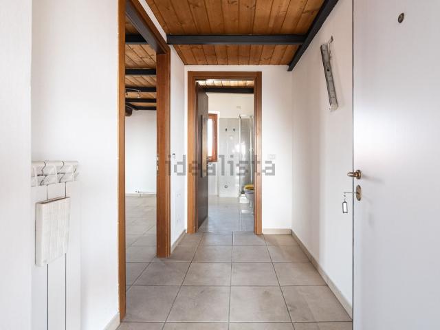 Appartamento in vendita a Giussano, Lombardia